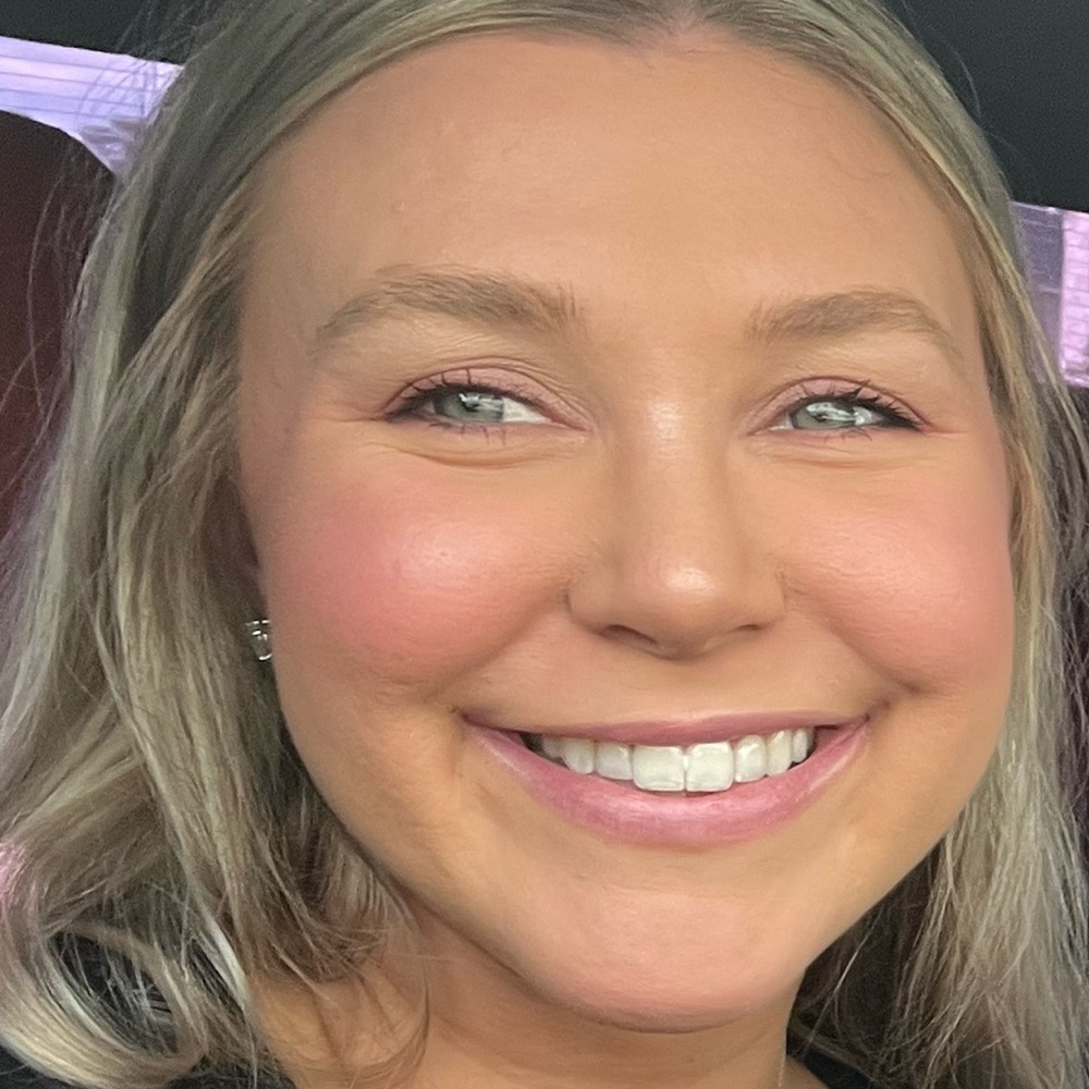 Meet your Posher, Stephanie
